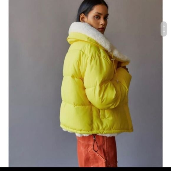 NWT Urban Outfitters Puffer Jacket - Picture 3 of 5